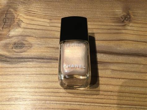 buy chanel eau de nacre le vernis|chanel le vernis.